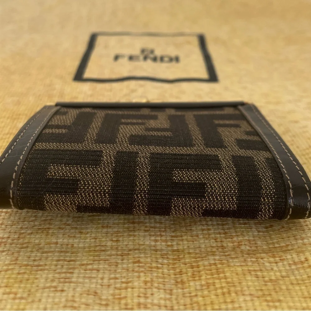 Vintage Fendi Kisslock Card Holder Wallet Rare EUC Italy